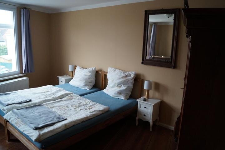 Historisches Gasthaus mit Biergarten, Fremdenzimmern und Pött und Pann