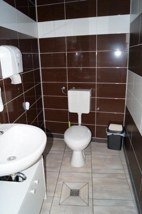 Historisches Gasthaus mit Biergarten, Fremdenzimmern und Pött und Pann