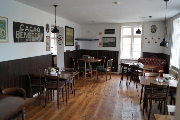 Historisches Gasthaus mit Biergarten, Fremdenzimmern und Pött und Pann