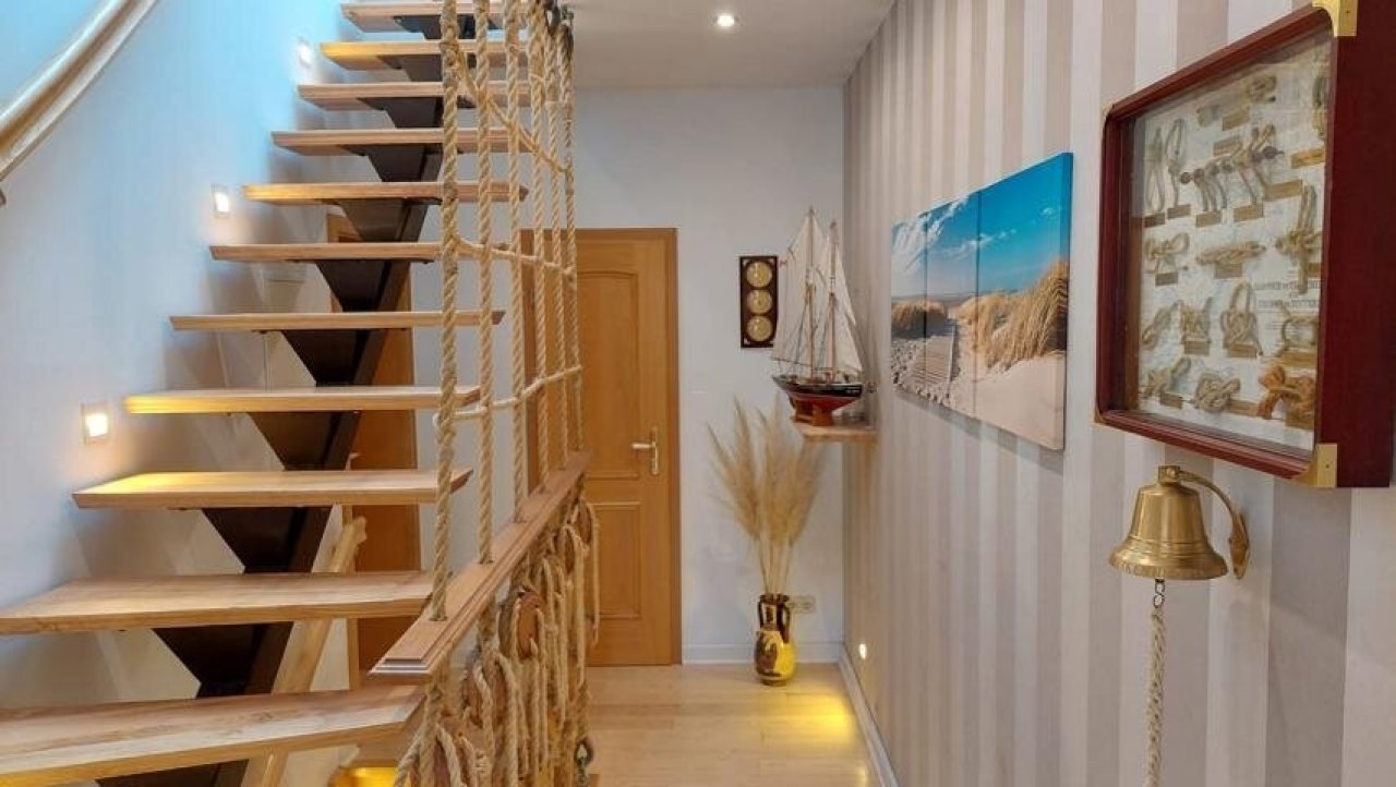 Flur und Treppe Flur und Treppe