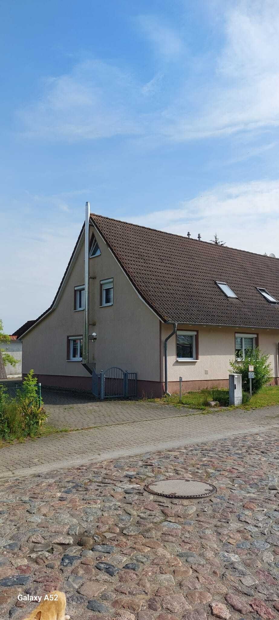 Hausansicht v.d. Straße Hausansicht v.d. Straße