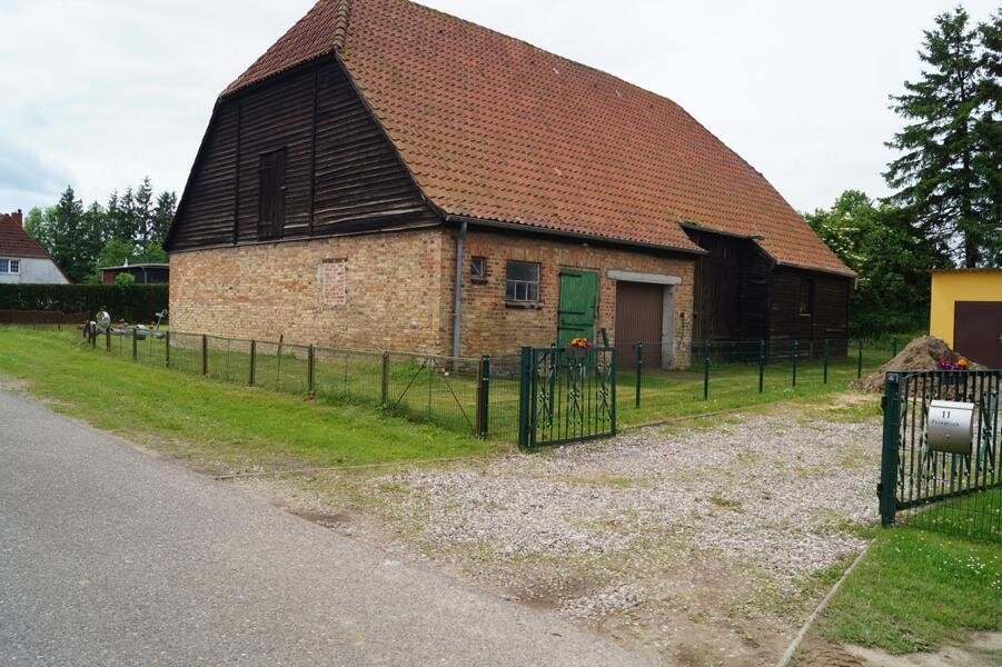 Klassische Backsteinarchitektur mit charaktervollem Satteldach und großem Grundstück Klassische Backsteinarchitektur mit charaktervollem Satteldach und großem Grundstück