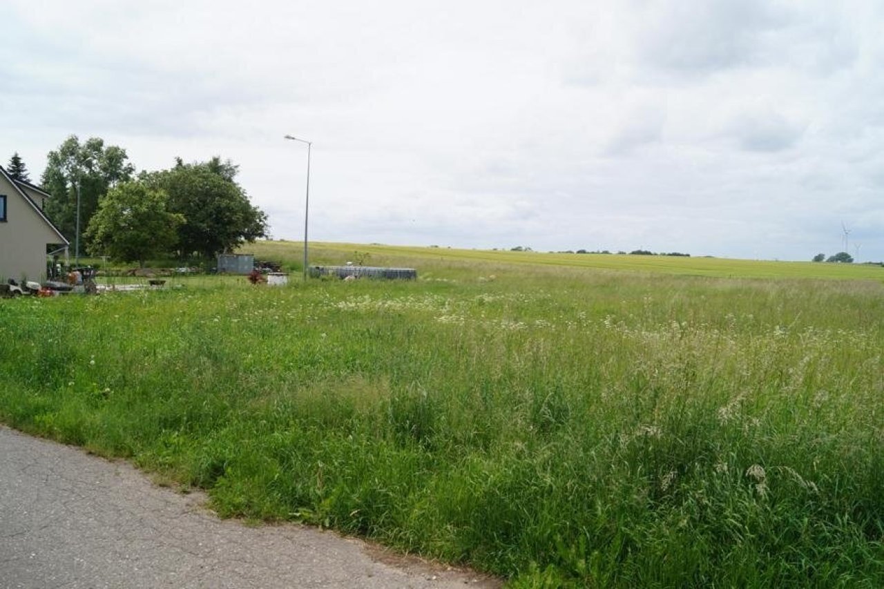 Blick auf das Grundstück von Norden/Osten Blick auf das Grundstück von Norden/Osten